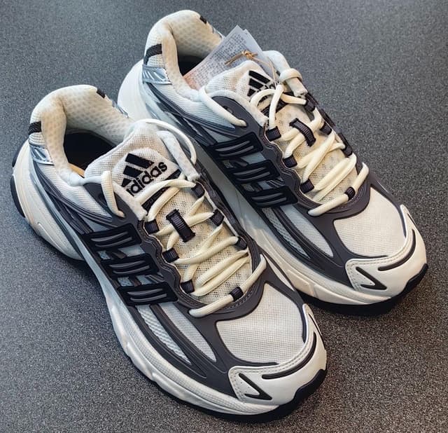 Adidas · Style 004