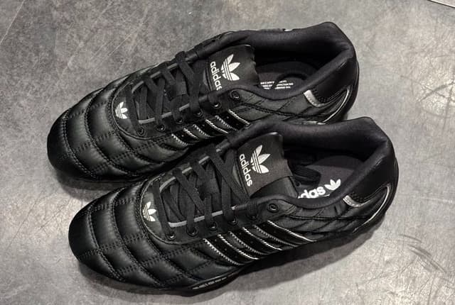 Adidas · Style 011