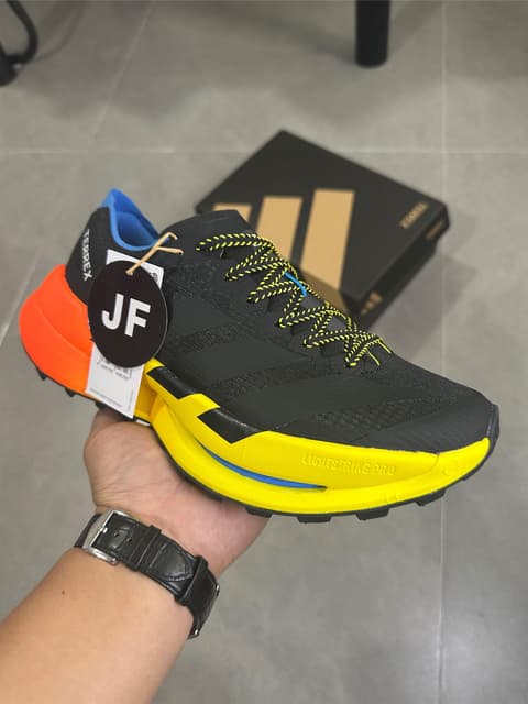 Adidas · Style 028