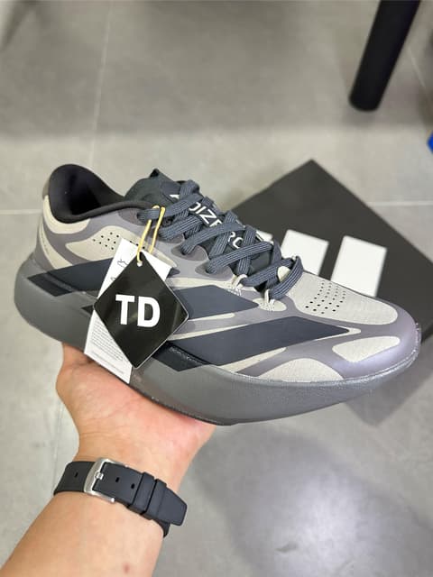 Adidas · Style 053