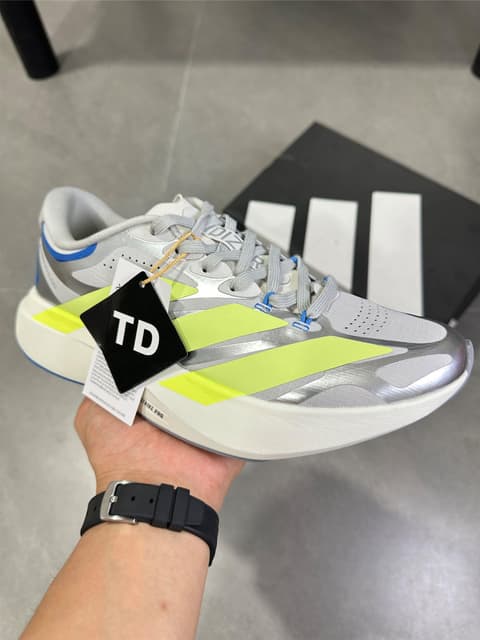 Adidas · Style 060