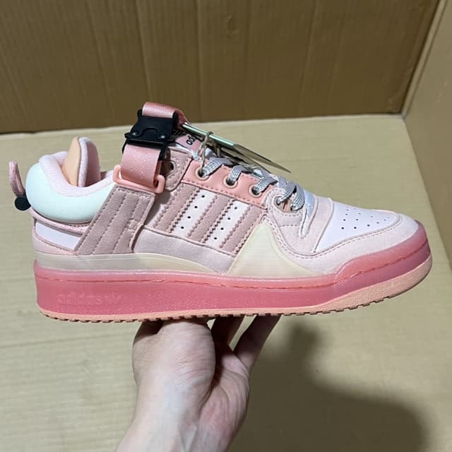 Adidas · Style 071