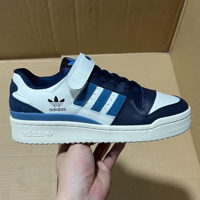Adidas · Style 072