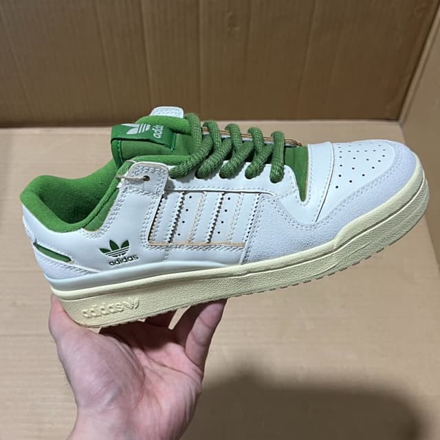 Adidas · Style 074