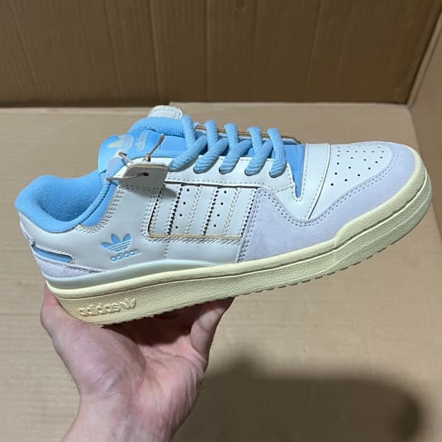 Adidas · Style 078