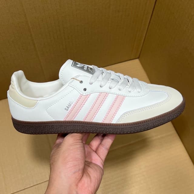 Adidas · Style 080