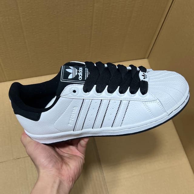 Adidas · Style 089