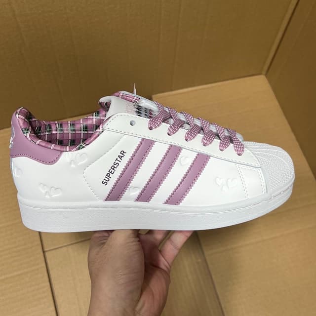 Adidas · Style 104