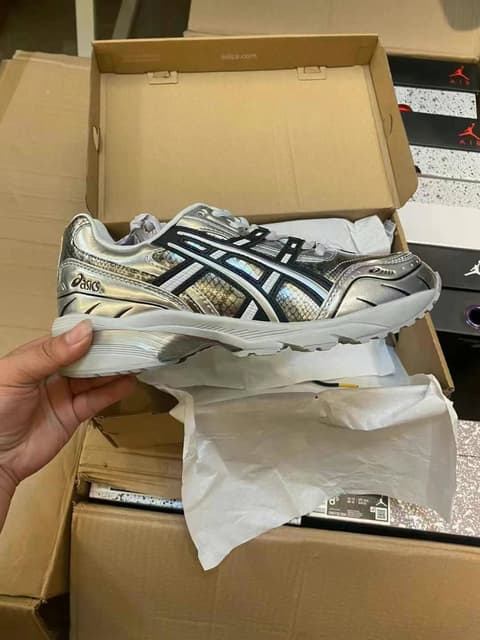 Asics · Style 012
