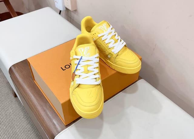 Luxury Brands · Style 082