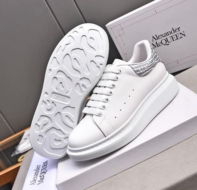 Luxury Brands · Style 100
