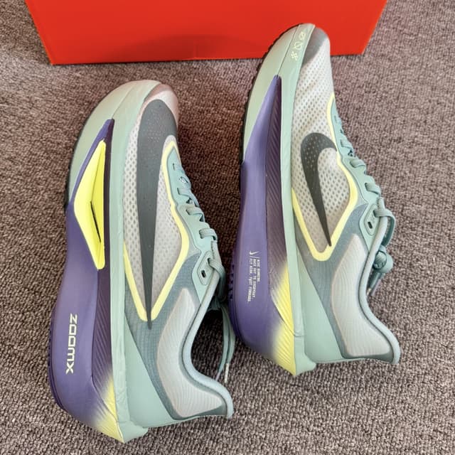 Nike · Style 007