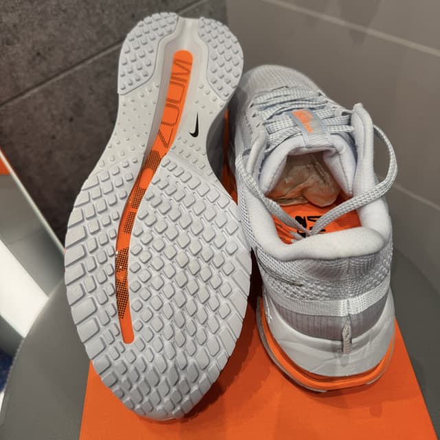 Nike · Style 024