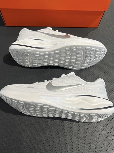 Nike · Style 064